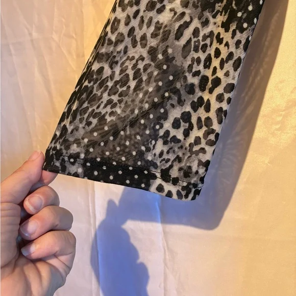 Zero 2 eight Black and tan Patterned op bed cardigan size small - Picture 2 of 8